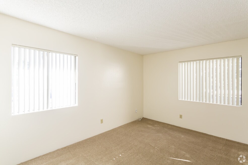 RB Racquet Club Apartments