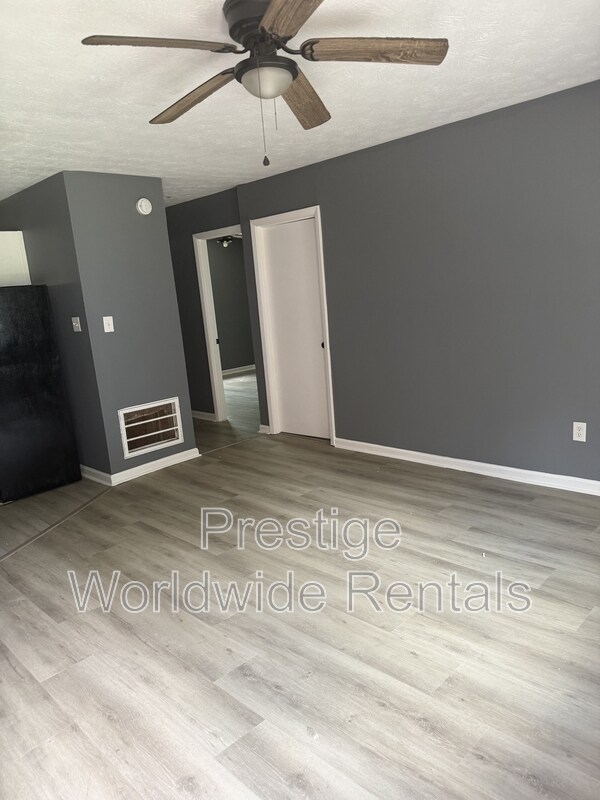 Foto del edificio - 4125 Sandfort Rd