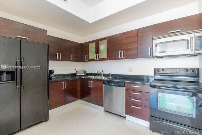 Foto del edificio - 3250 Grand Ave