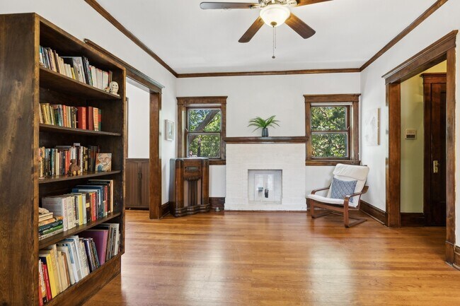 Foto del edificio - 1125 Maple Ave
