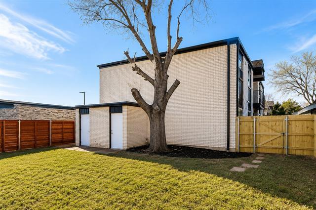 Building Photo - 4832 Locke Ave