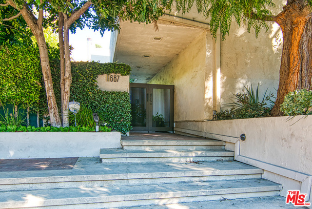 Building Photo - 11687 Bellagio Rd