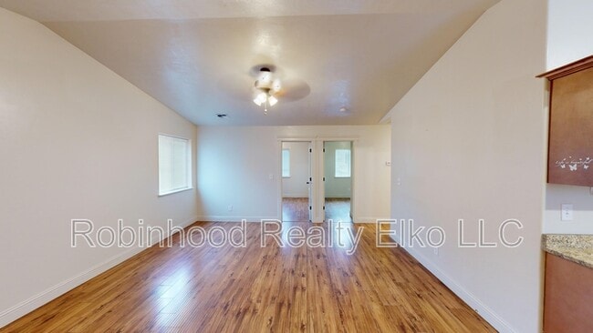 Building Photo - 279 Country Club Pkwy