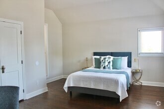 Building Photo - 306 N Rosedale Ave