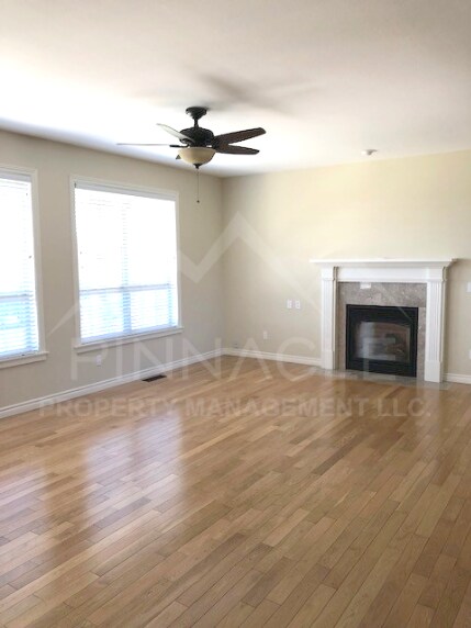 Building Photo - 917 Majesty Heights Dr
