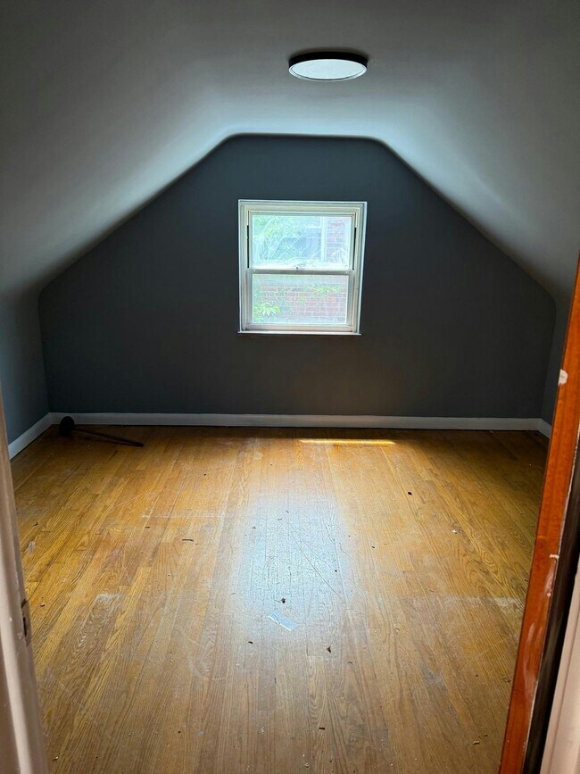 Foto del edificio - 1710 Ashbrook Dr
