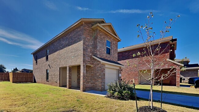Building Photo - New Construction 3 bedroom, 2 1/2 Bathroom Home in Norman!