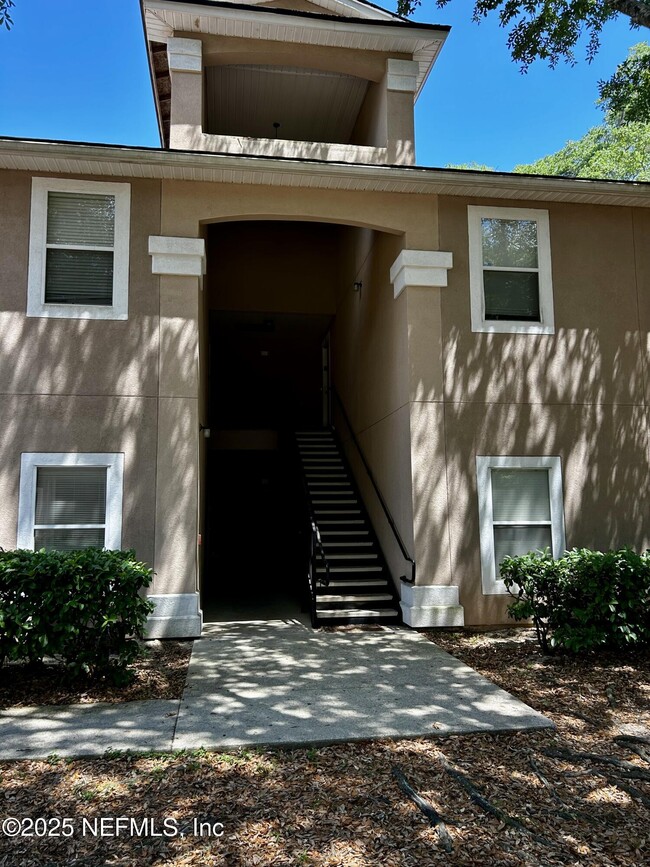 Foto del edificio - 6788 Manotak Oaks Dr