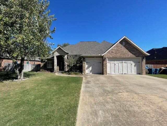 Photo - 3909 SW Sycamore St Apartment