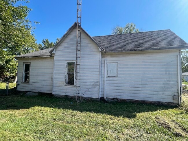 Building Photo - 219 Pine St