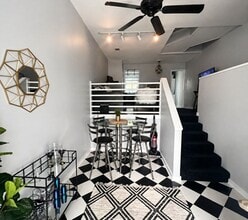 Building Photo - 815 W Pensacola St