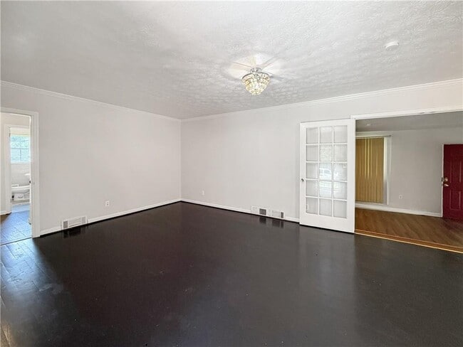 Building Photo - 1668 Laurelwood Dr SW