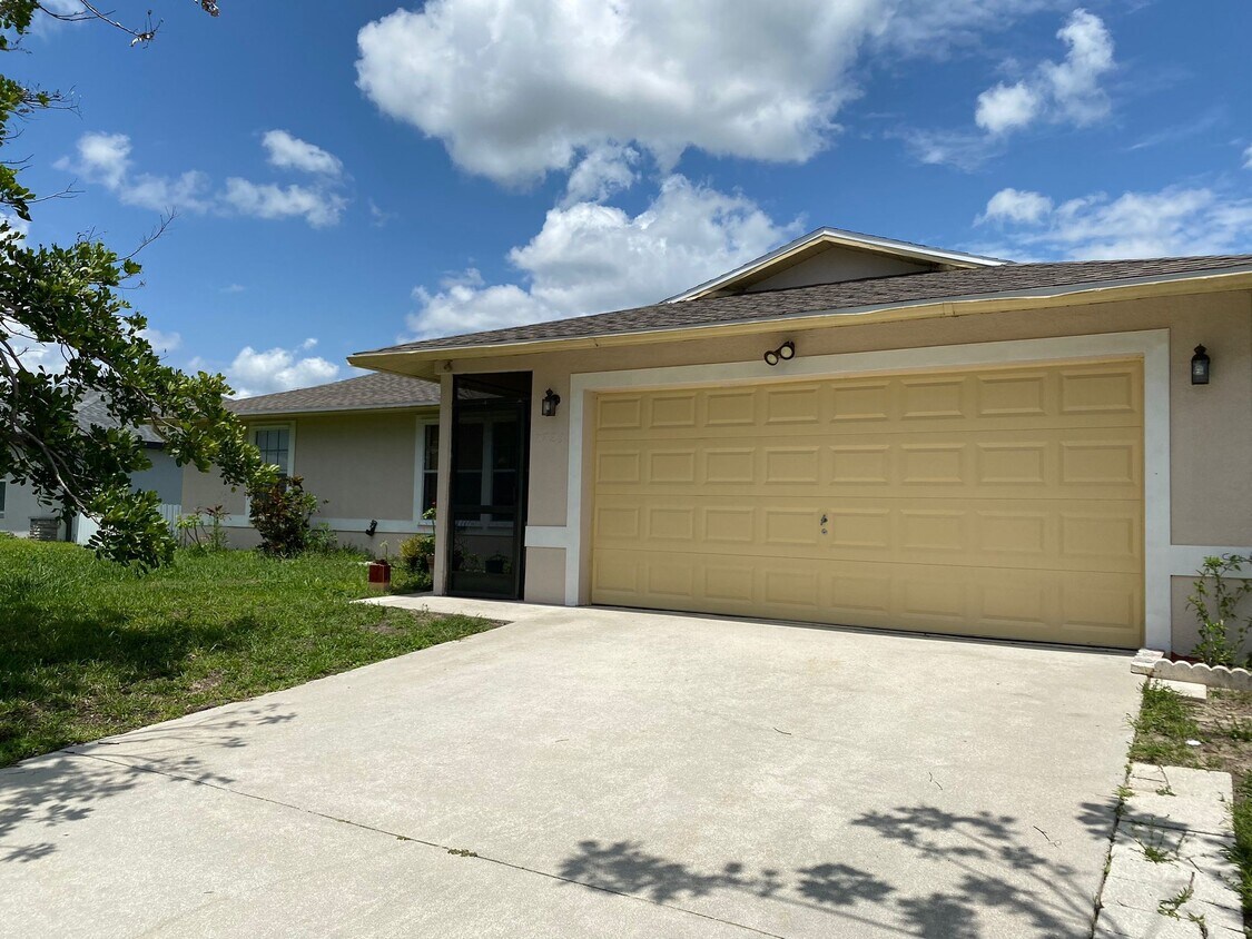 2723 NE 6th Ave, Cape Coral, FL 33909 House Rental in Cape Coral, FL