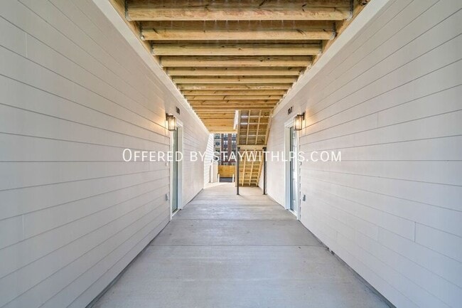 Foto del edificio - 1571 Court Ave