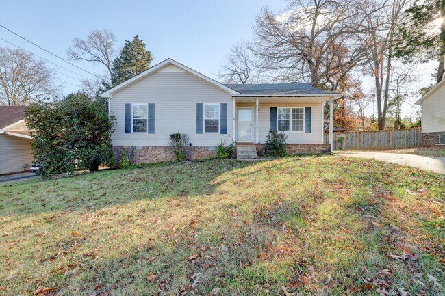 Building Photo - Sweet 3 br 2 ba. in the Heart of St. B.