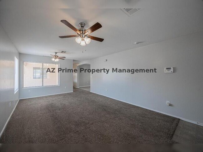 Building Photo - 227 W Darrow St