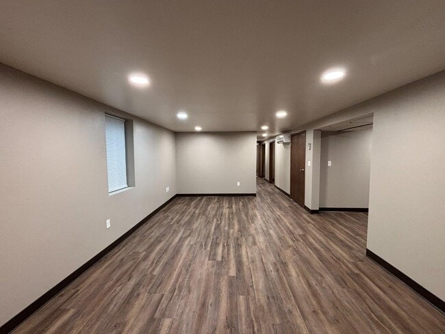 Building Photo - 510 US-14