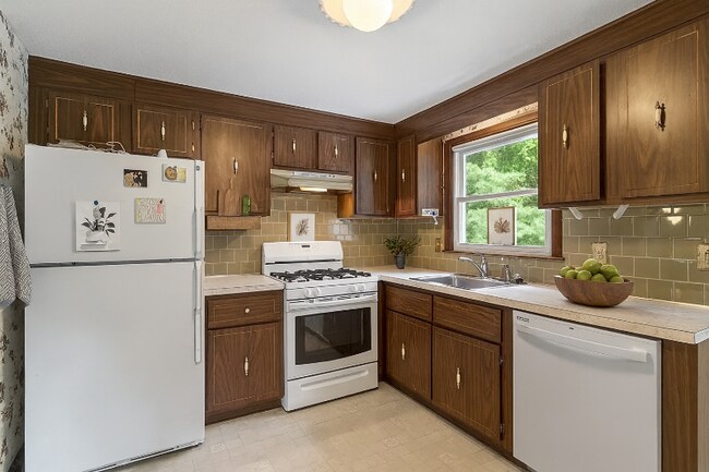 Building Photo - 77 Hosmer St