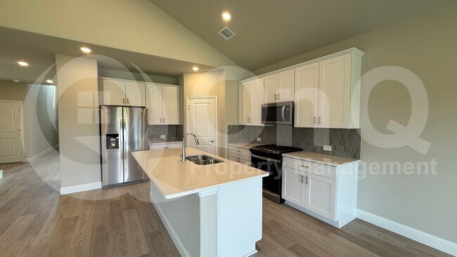 Foto del edificio - 685 Briar Dr