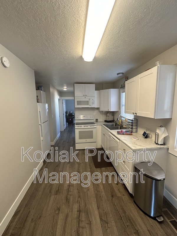 Foto del edificio - 580 N Main St