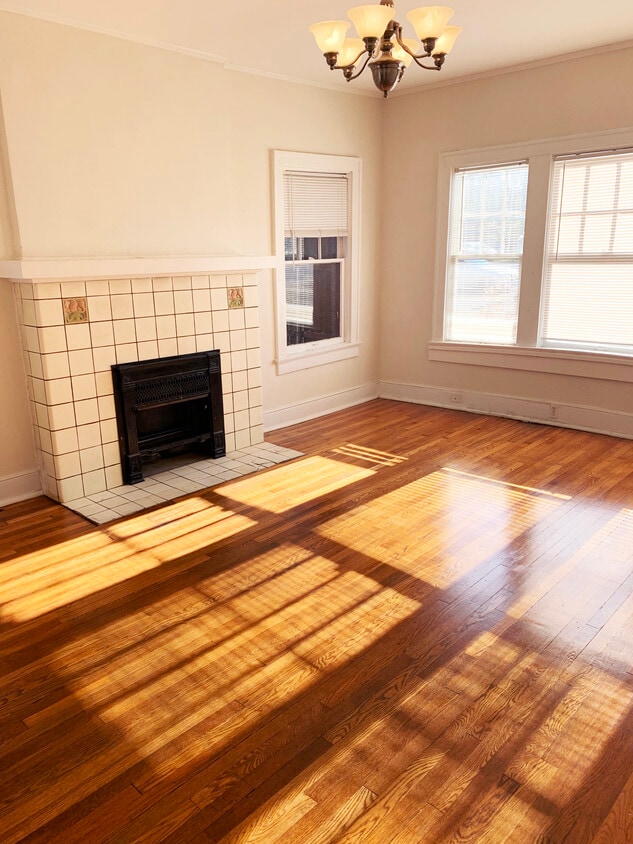 Foto principal - 4701 Gaston Ave