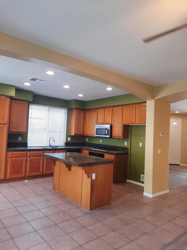 Foto del edificio - 4641 Partow Way