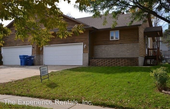Primary Photo - 1209 E Plum Creek Rd