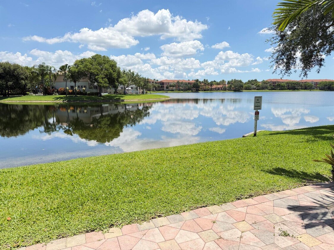 Foto del edificio - 16339 SW 48th St