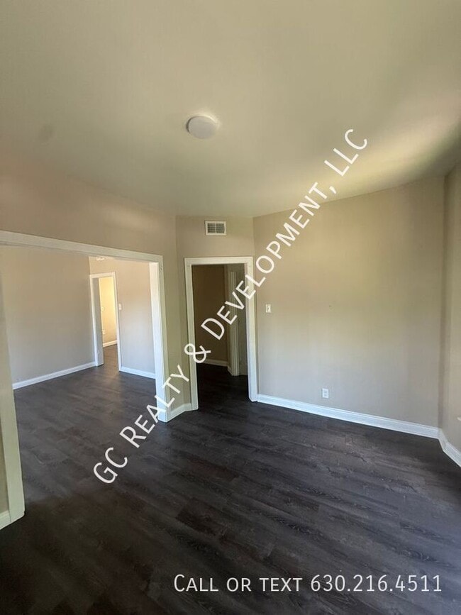 Building Photo - 2835 W 38th Pl