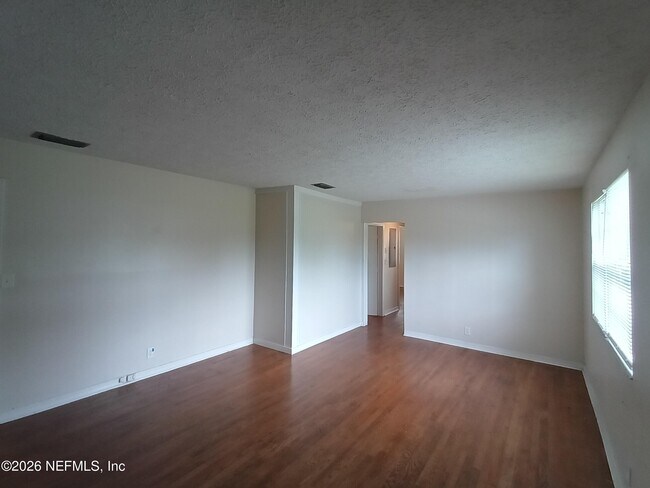 Foto del edificio - 4919 Avent Dr