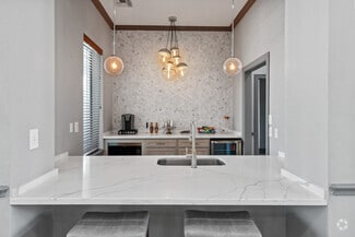 Building Photo - Stonegate Apartments