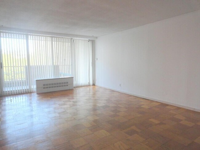 Foto del edificio - 77 Pond Ave