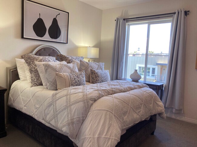 Bedroom - 6020 Seabluff Dr