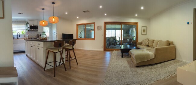 Foto del edificio - 6532 Peterson Ave