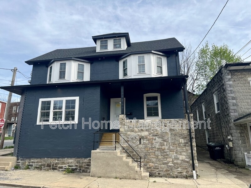 Foto principal - 218 Walnut St