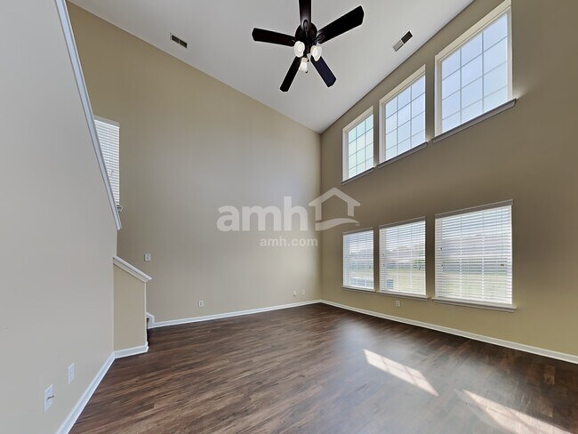 Building Photo - 2109 Stonegate Court