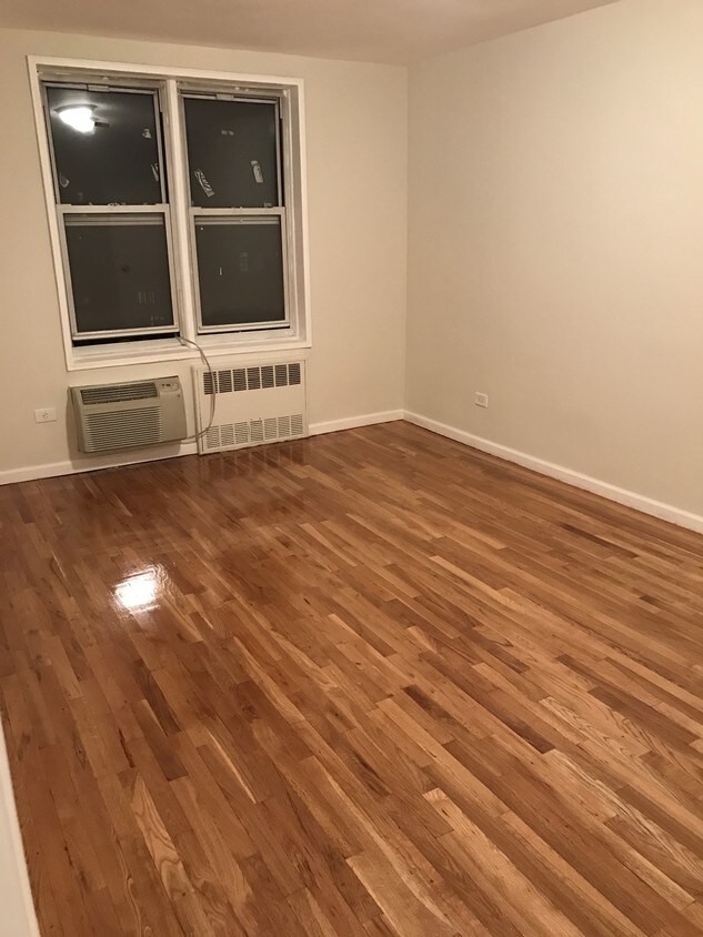 Foto del edificio - 1600 Avenue T