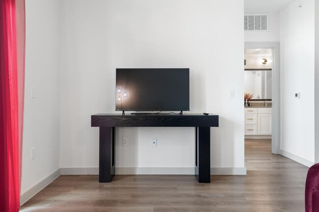 Foto del edificio - 1301 Leah Ave