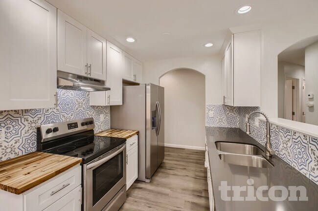 Foto del edificio - 8701 S 50th Dr