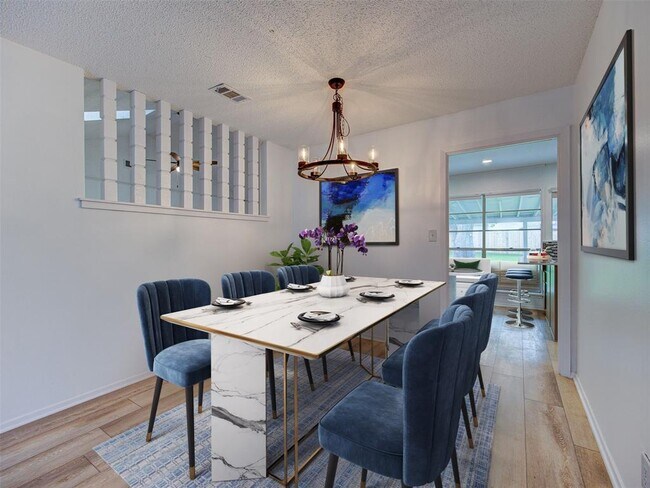 Foto del edificio - 7602 Pebble Brook Cove
