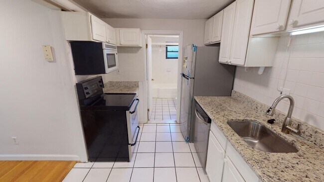 Foto del edificio - 83 Pleasant St