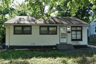 Building Photo - 324 Cameron Rd