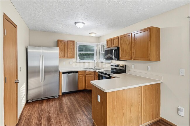 Foto del edificio - 825 Whitehead Dr