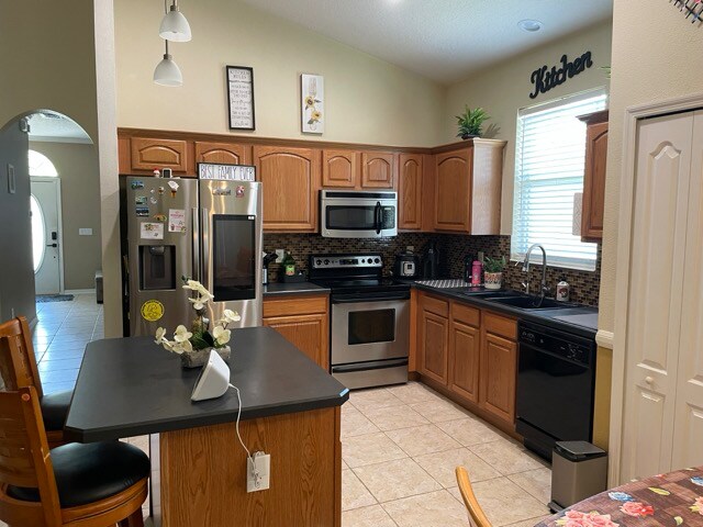 Foto del edificio - 1173 Cathcart Cir