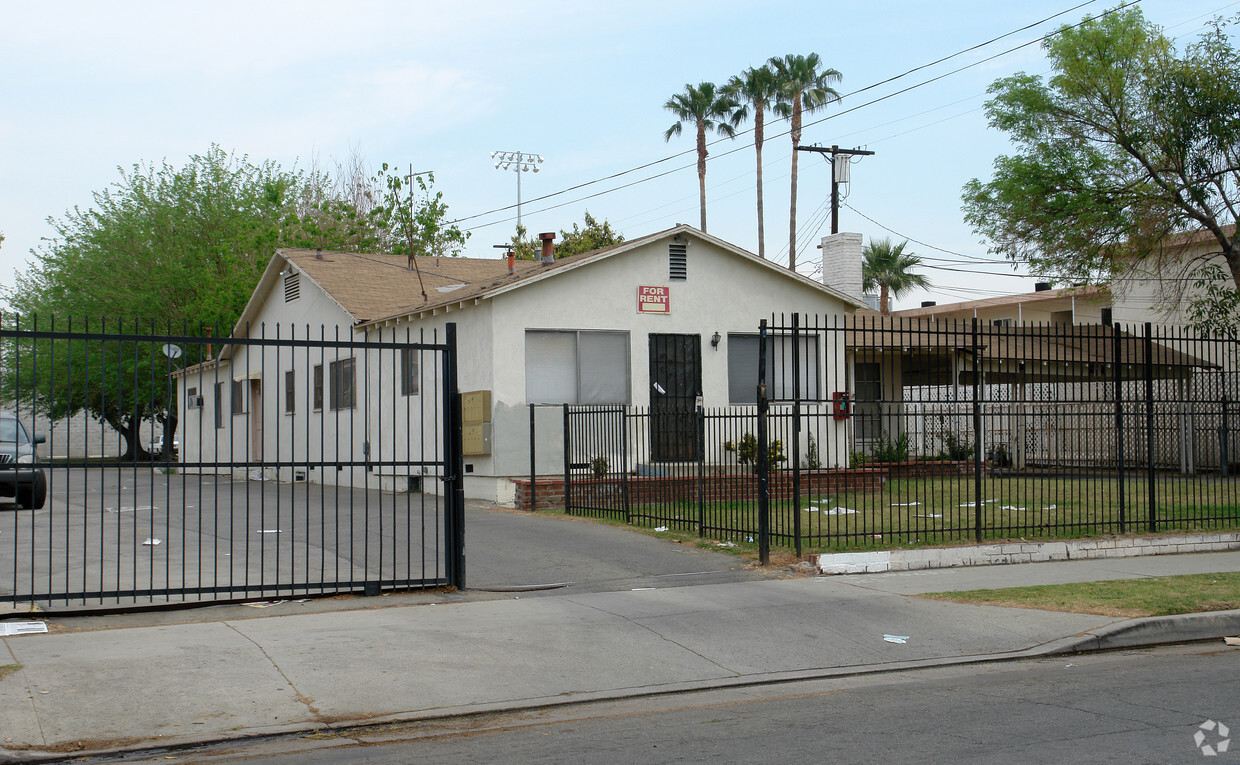 Primary Photo - 14635 Blythe St