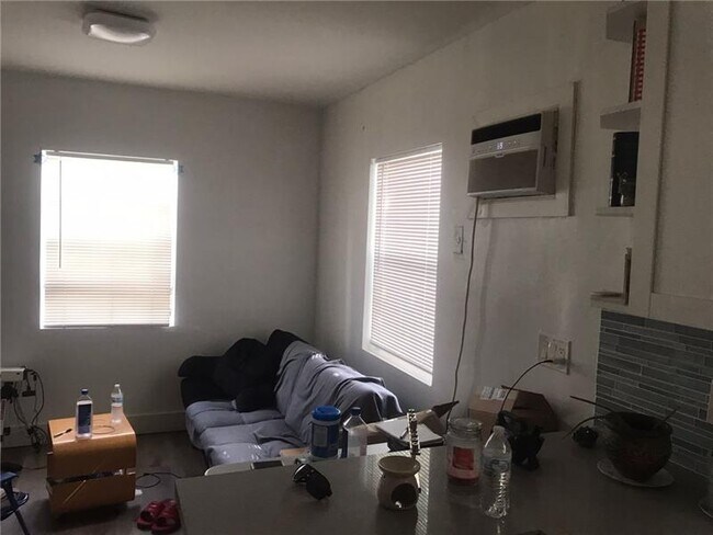 Foto del edificio - 2417 Hayes St