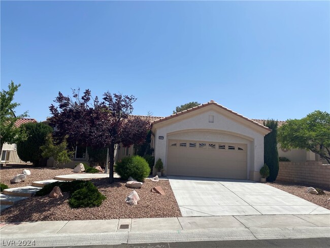 Building Photo - 10013 Woodhouse Dr