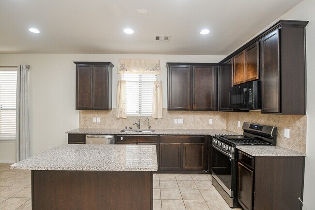 Foto del edificio - 5715 Water Violet Ln