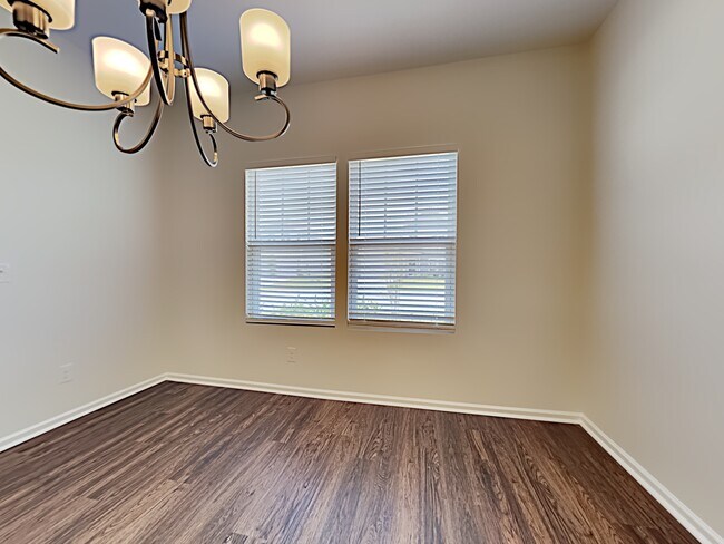 Foto del edificio - 425 Thoroughbred Drive