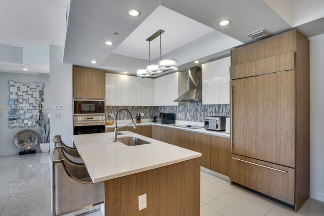 Photo - 1200 Hillsboro Mile House